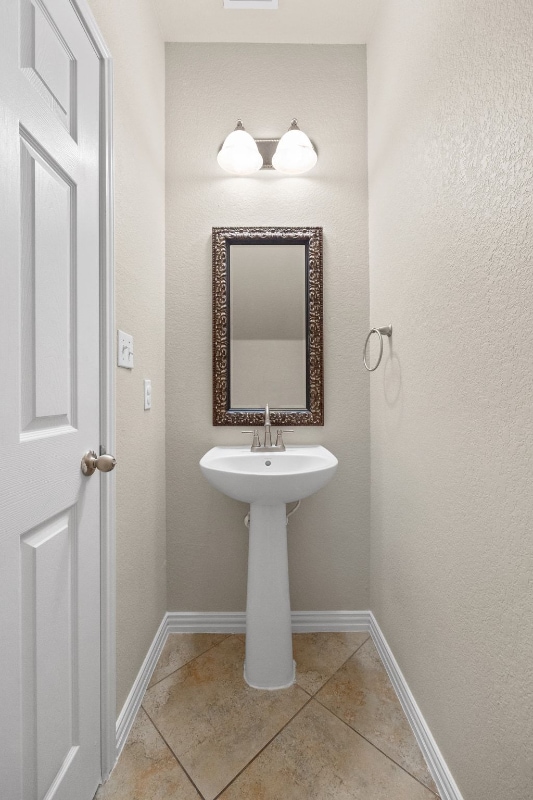 Building Photo - 13713 Glen Mark Dr