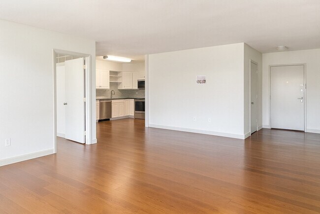 Building Photo - 20 Hammond Pond Pkwy