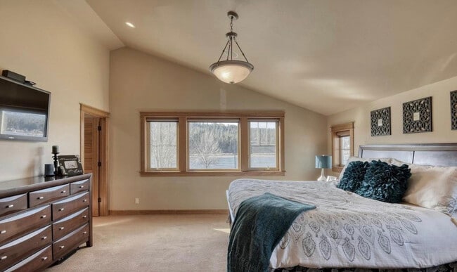 Building Photo - 4047 W Shoreview Ln