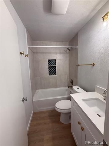 Building Photo - 10702 E Exposition Ave