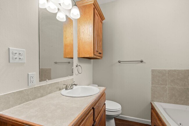 Building Photo - 3 BDR / 2 BATH Home  MOVE IN SPECIAL