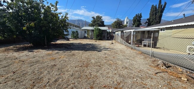 Building Photo - 856 W Colorado Blvd