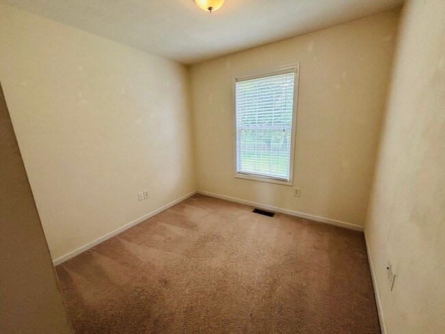 Building Photo - 255 Windsor Dr NW