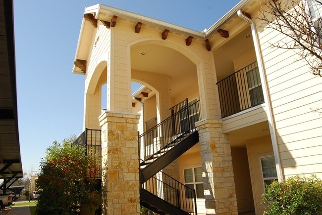 Building Photo - The Leaves