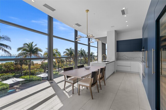Building Photo - 5875 Collins Ave