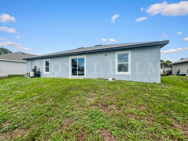 Building Photo - 4BR/2BA Home with High Ceilings, Garage & Large Kitchen Island