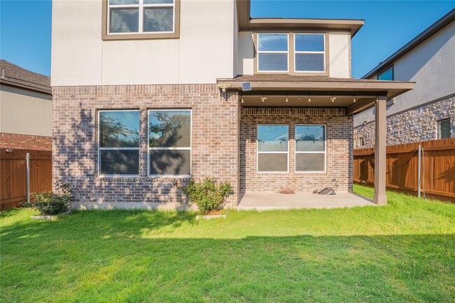 Building Photo - 1241 Summerbrooke Cir