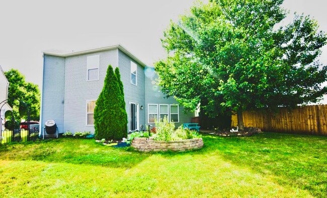Building Photo - SPACIOUS 2 STORY HOUSE