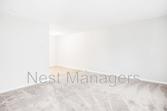 Building Photo - 828 Pilot Ave