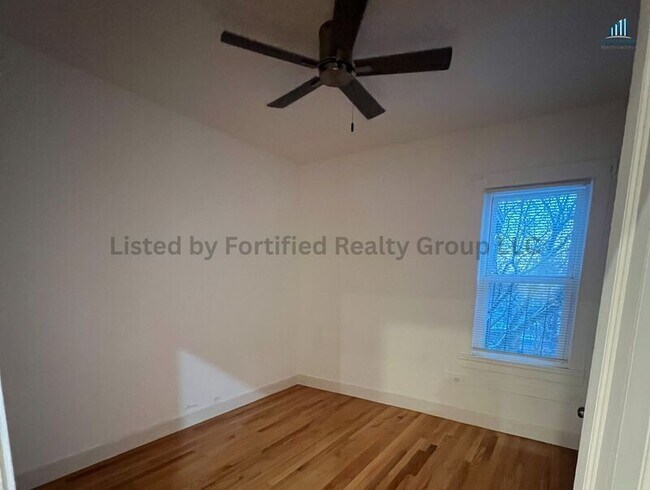 Building Photo - 42 Kilburn St