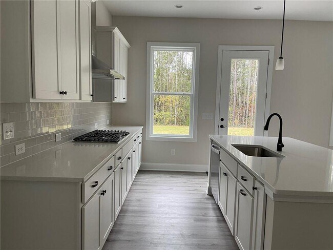 Building Photo - 3750 Crestland Ln