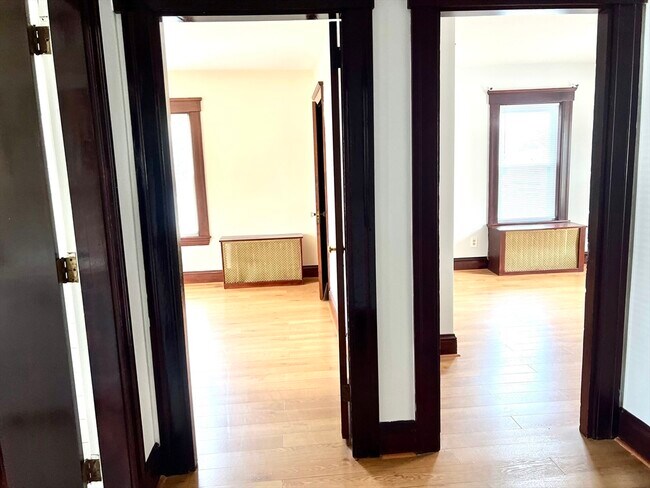 Building Photo - 801 Concord St