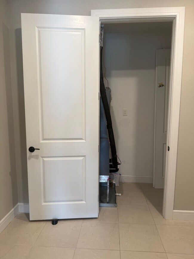 Building Photo - Lakeview Living with Bonus Flex Space & Resort-Style Amenities