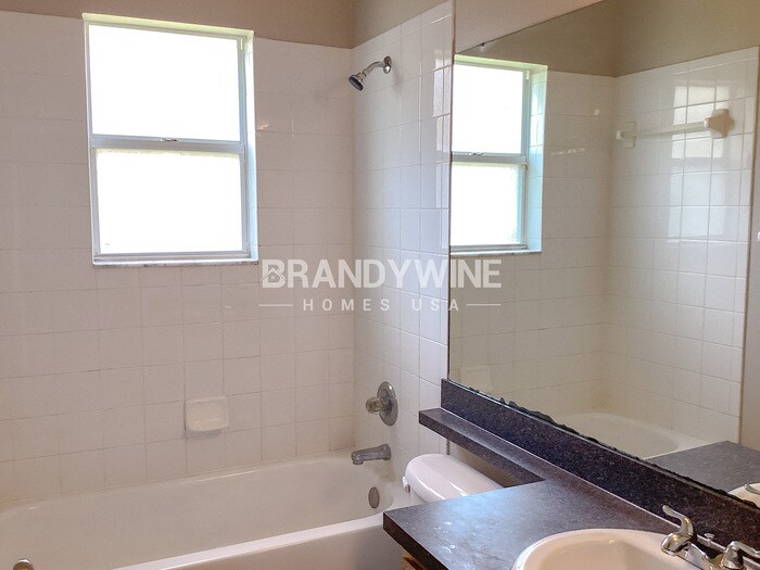 Building Photo - 1837 Atlantic Dr