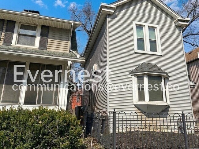 Building Photo - 112 Hanford St