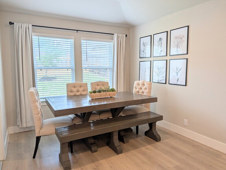 Building Photo - 5627 Jewel Curv