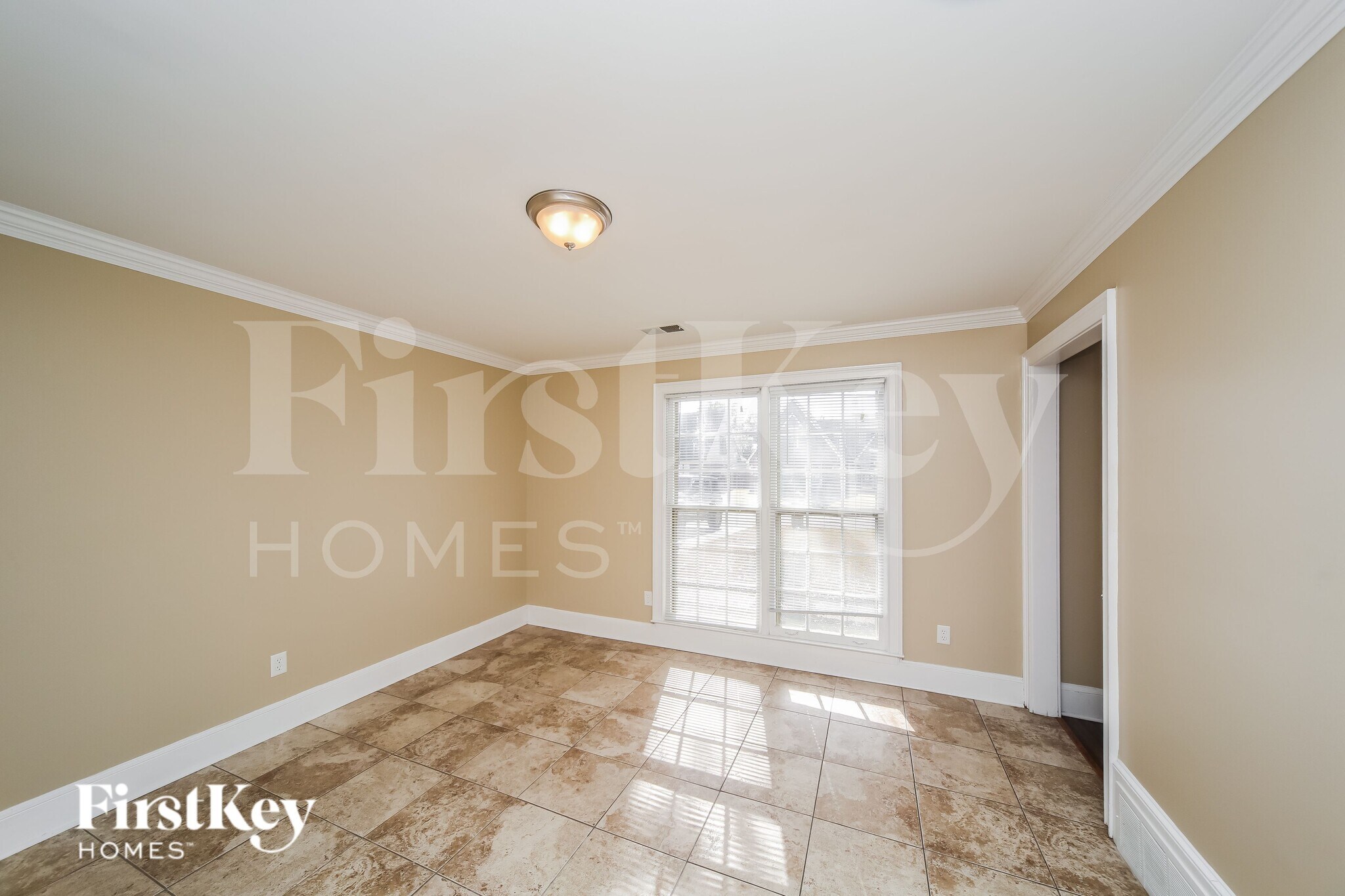 Building Photo - 8158 Creekside Cir S