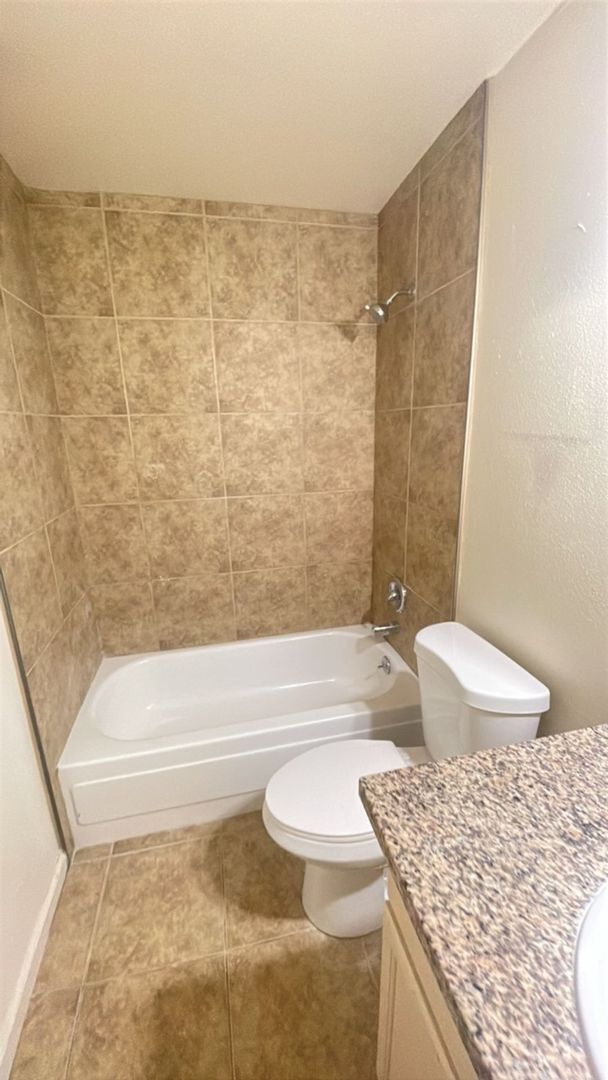 Building Photo - 3052 W Pontiac Way