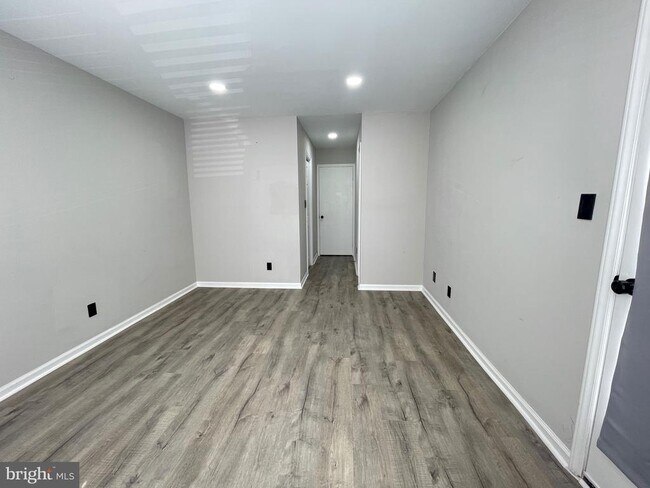 Building Photo - 6013 Rabbit Hill Ct