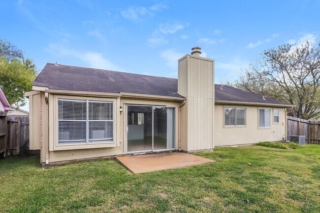 Building Photo - 16158 Coyridge Ln