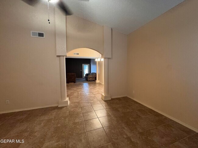 Building Photo - 6700 Hermoso Del Sol Dr