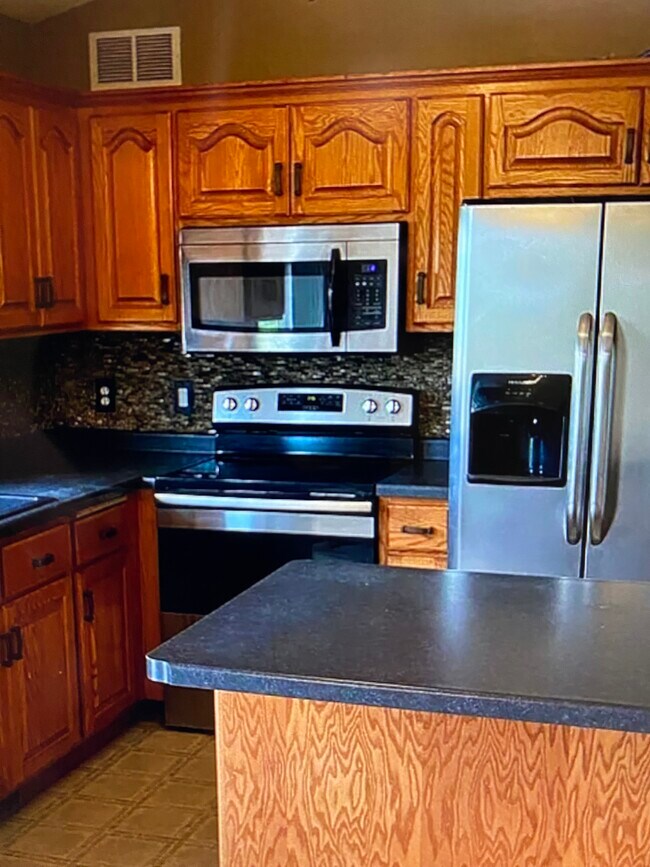 Building Photo - 6609 Black Spruce St