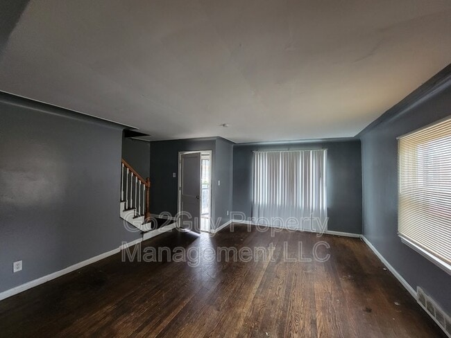 Building Photo - 2107 Ewald Cir