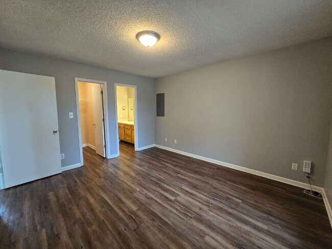 Building Photo - 1301 Sharptail Trail