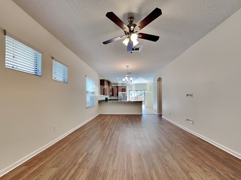 Building Photo - 235 Buck Run Way