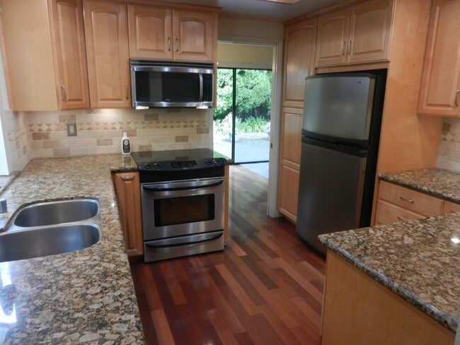 Building Photo - 4473 Augusta Dr