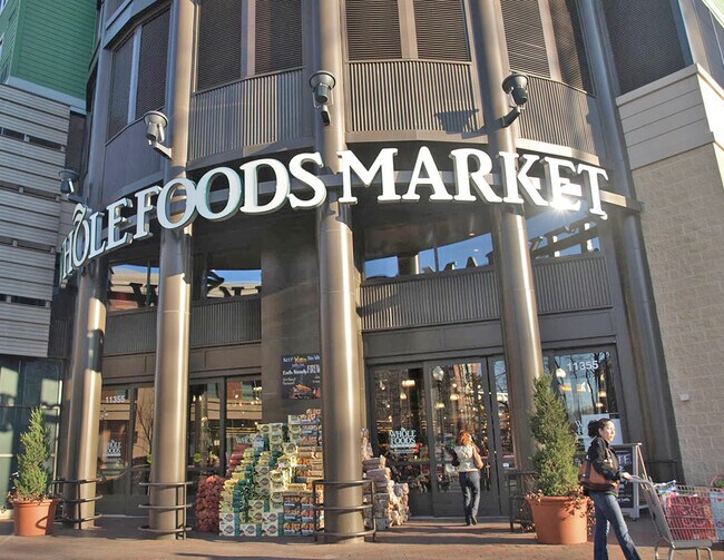 Building Photo - 11315 Commonwealth Dr