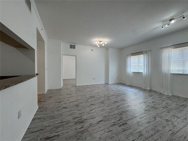 Building Photo - 1064 N Tamiami Trl