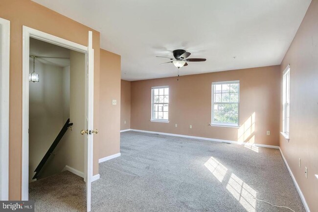 Building Photo - 2018 Cooper Point Ct