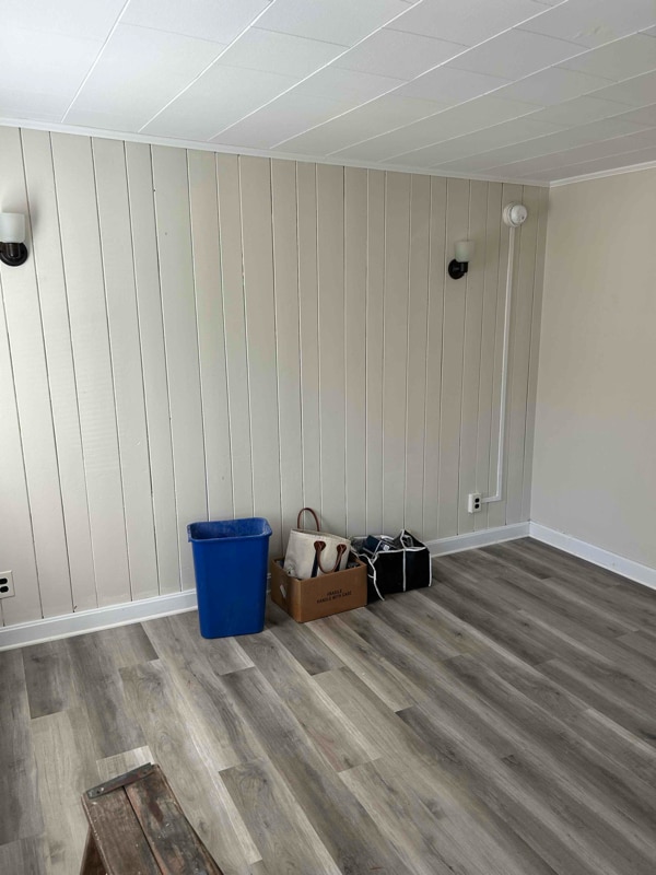 Building Photo - 642 N Main St