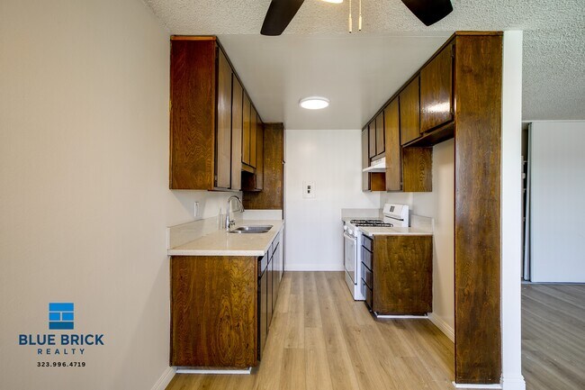 Building Photo - 5452 Corteen Pl