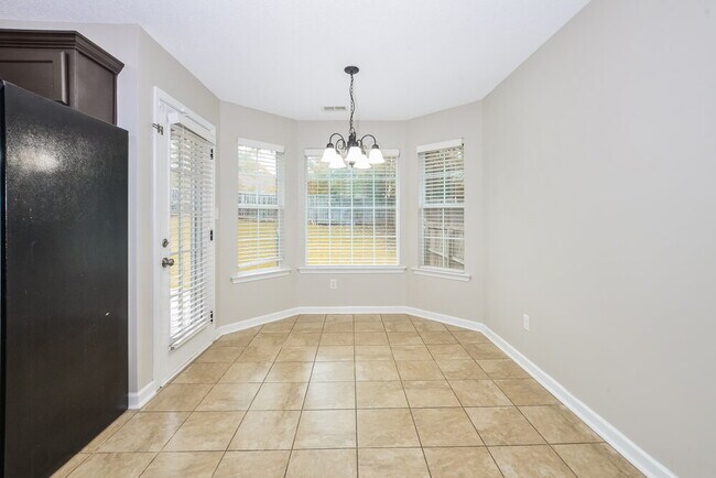 Building Photo - 7868 Ridgedale Dr