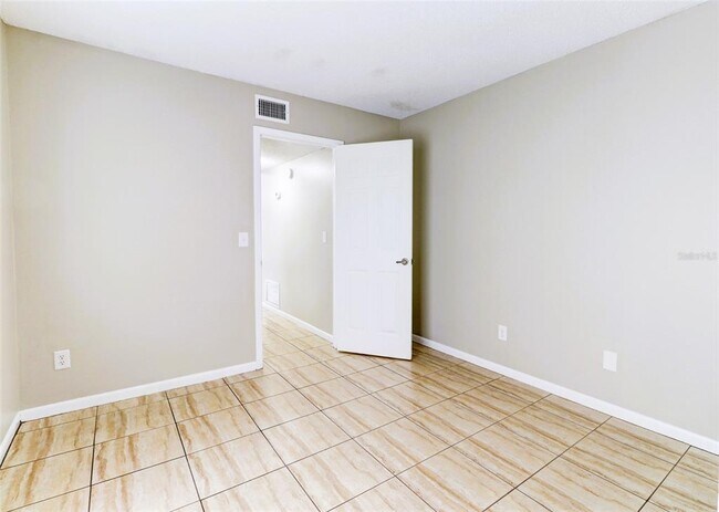 Building Photo - 10315 Fernbrook Ln