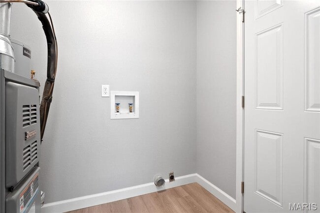 Building Photo - 701 Oak Hollow Ct