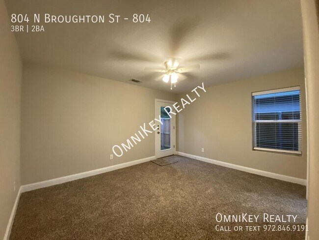 Building Photo - 804 N Broughton St