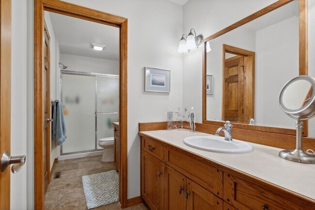 Building Photo - 3 bedroom, 2.5 bath townhome, close to Whitefish Lake State Park and the Golf Course