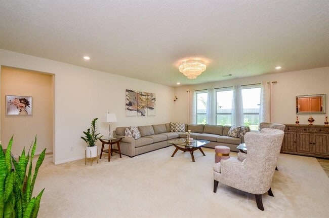 Building Photo - 3808 Canterbury Park Dr