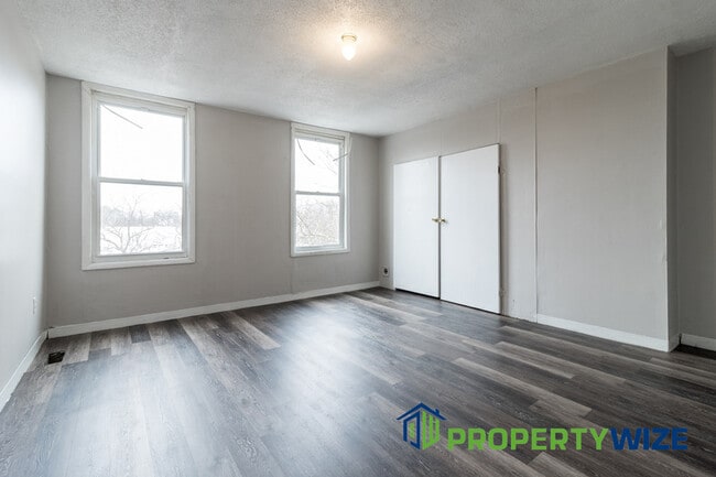 Building Photo - 517 Mosher St