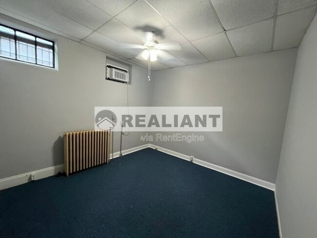 Building Photo - 353 Taylor Ave