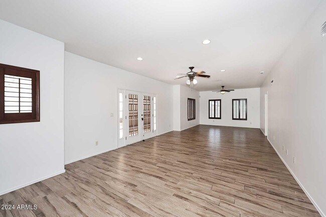 Building Photo - 6006 N 5th Pl