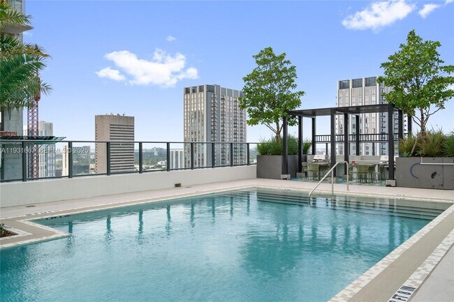 Building Photo - 11 NE 6th St