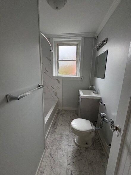 Building Photo - 1611 Hampton Blvd