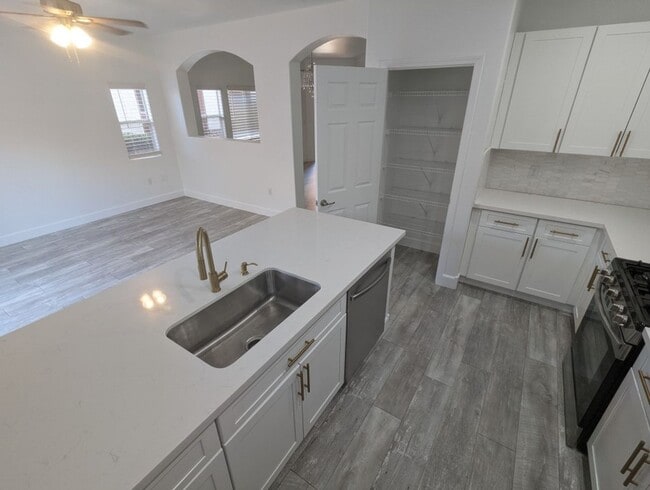 Building Photo - 9303 Gilcrease Ave