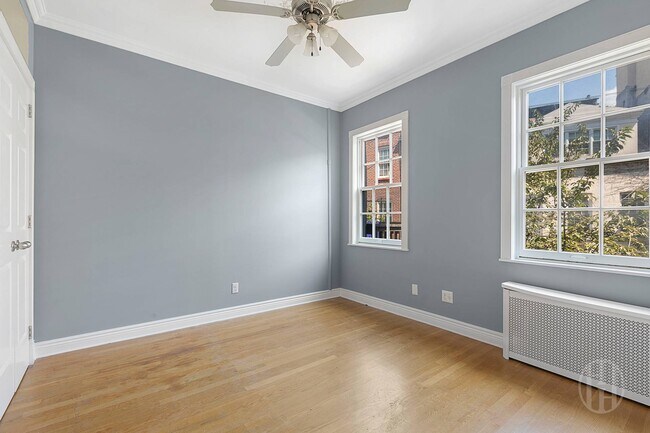 Building Photo - 177 W 4th St