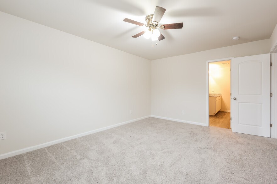 Building Photo - 222 Wadsworth Rd