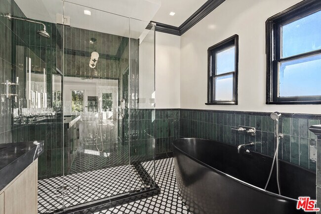 Building Photo - 1326 Londonderry View Dr